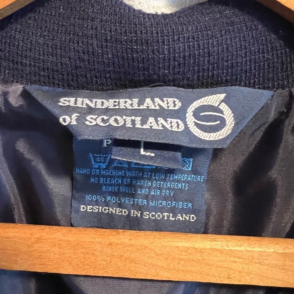 Vintage woman's Sunderland of Scotland Golf Vest. Navy/tan Size L. Great shape. - Picture 6 of 8